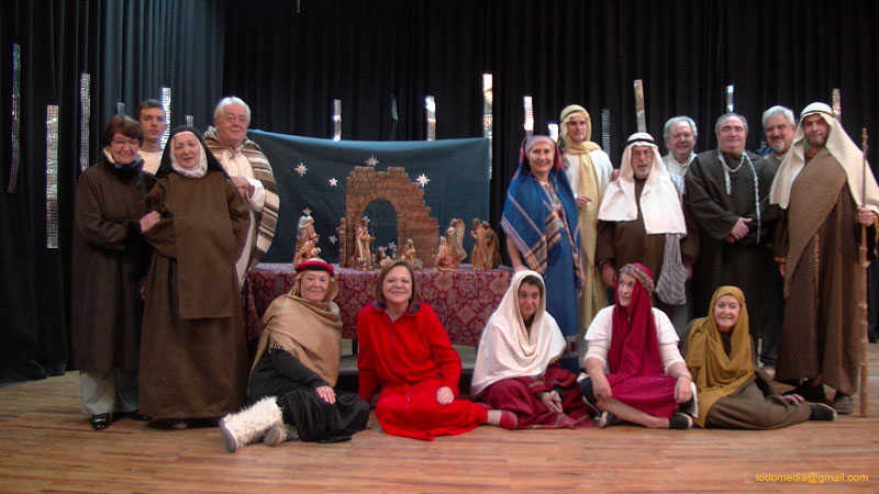151227 Xto Homenaje a las familias. Vamos a poner un Nacimiento (92) Grupo de teatro