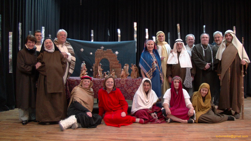 151227 Xto Homenaje a las familias. Vamos a poner un Nacimiento (93) Grupo de teatro