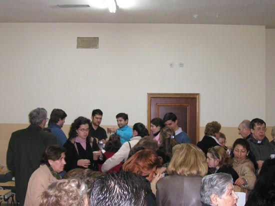 041208 02 Para empezar la jornada chocolate con churros de la Inmaculada