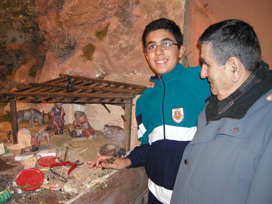 041217 19 Pablo y el abuelo Buena generacion belenista