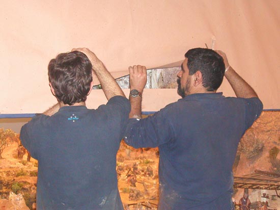 041219 14 colocando el diorama