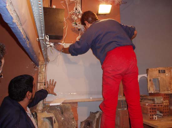 061118 28 Protegiendo la pared