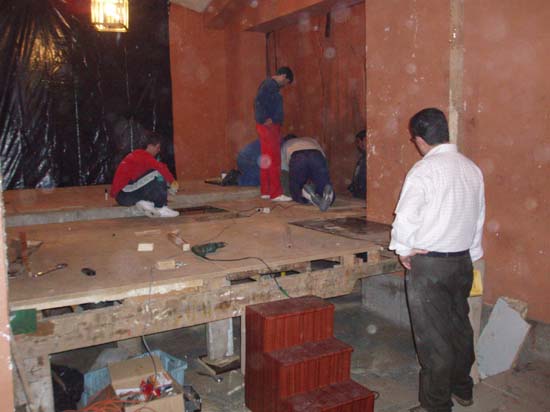 071103 48 Sigue el trabajo duro