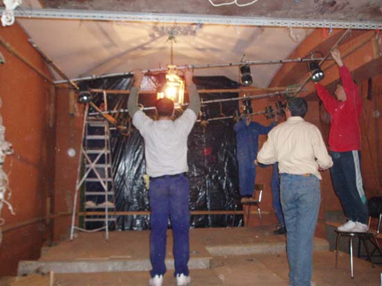 071103 58 Colocando la red de focos