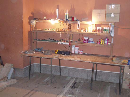 071103 68 Mesa de trabajo toalmente colocada