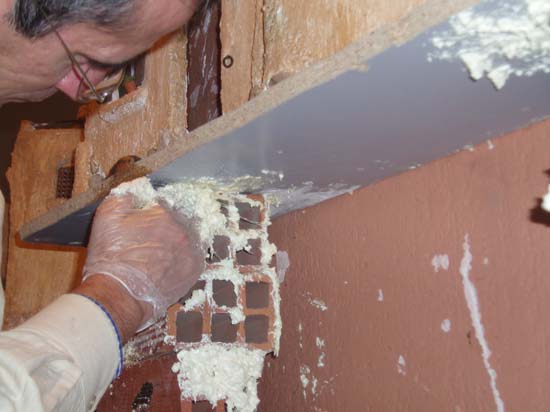 071110 36 Carlos asegura estructuras