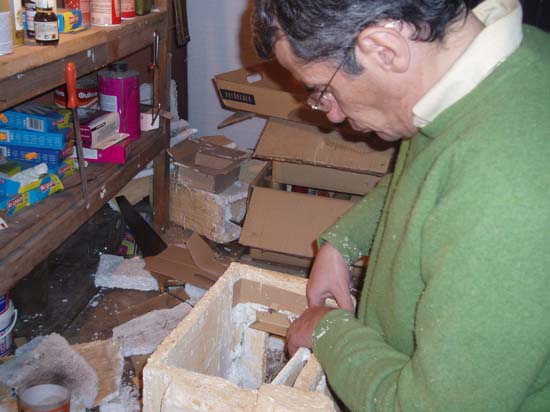 071206 46 Carlos sigue con el interior de casas
