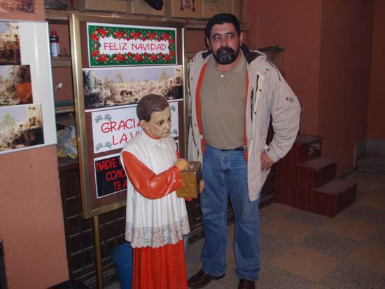 071222 145 Prpeparado el monaguillo