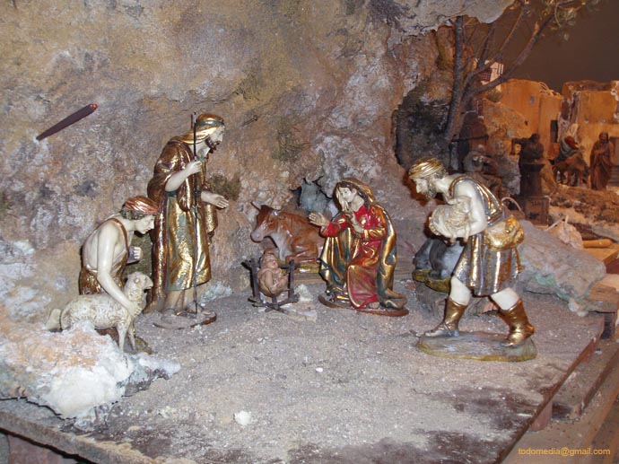 091208 38 Otra ubicacion de figuras portal