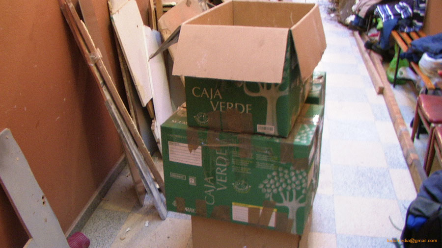 121215 (04) Cajas con las casas para otros anos