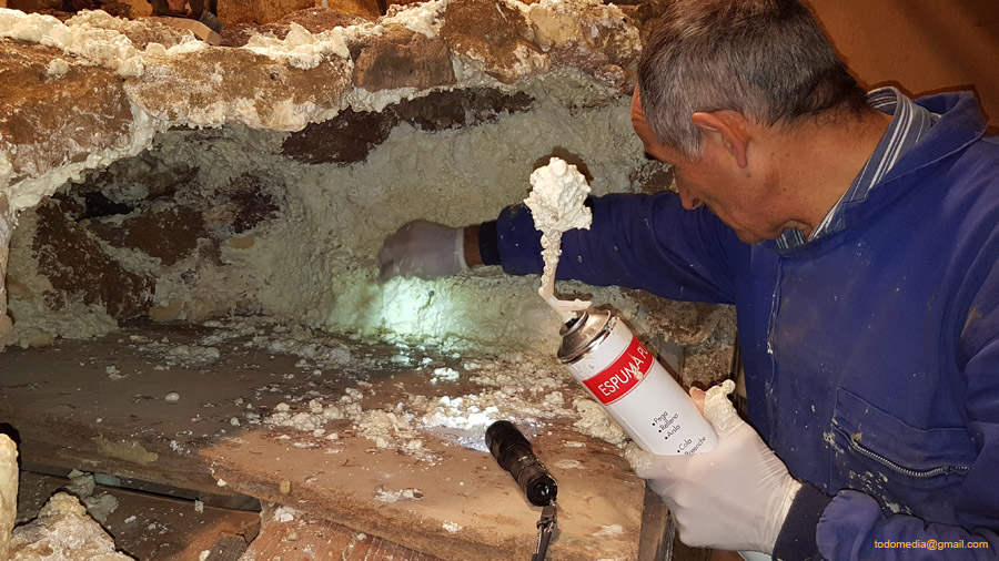 171118 (17) Decorando interior de cueva